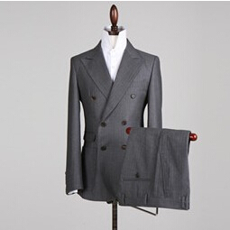 專業西服定制特點分析