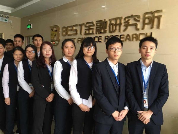 優質的職業裝定制 優質的職業裝定制