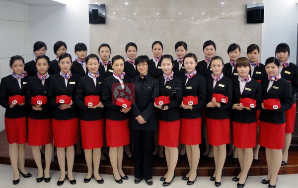 航空培訓(xùn)學(xué)員職業(yè)裝定制案例 航空培訓(xùn)學(xué)員職業(yè)裝定制案例